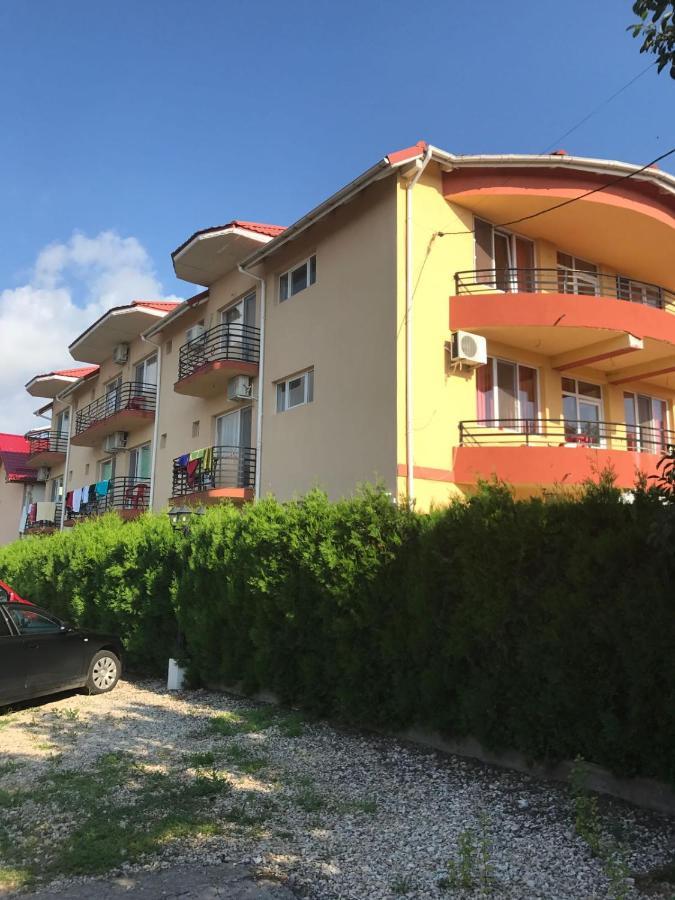 Hotel Talisman Костинешти Экстерьер фото