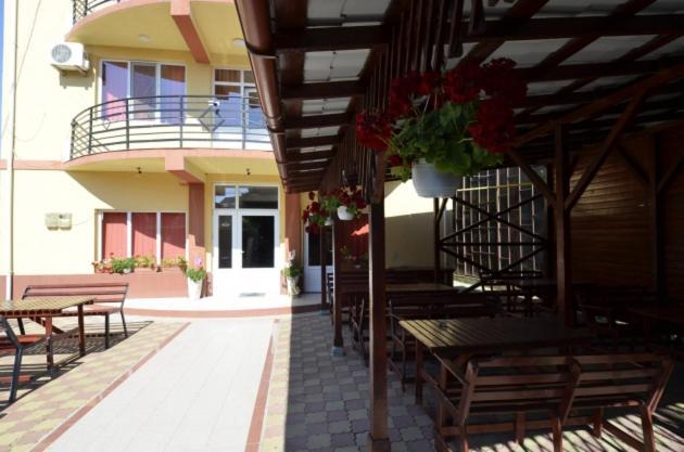Hotel Talisman Костинешти Экстерьер фото